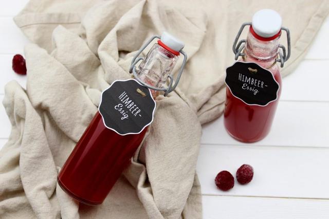Himbeeressig selber herstellen: Leichtes Rezept mit Bio-Zutaten Himbeeressig selber herstellen: Leichtes Rezept mit Bio-Zutaten