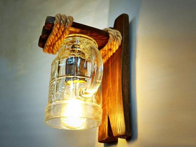 Holz-Wandlampe DIY: So baust du deine eigene Beleuchtung Holz-Wandlampe DIY: So baust du deine eigene Beleuchtung