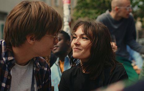 Emma Drogunova und Gustav Schmidt in den Hauptrollen von Emma Drogunova und Gustav Schmidt in den Hauptrollen von