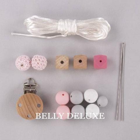 Individuelle Schnullerketten selbst gestalten mit unserem Bastelset Individuelle Schnullerketten selbst gestalten mit unserem Bastelset