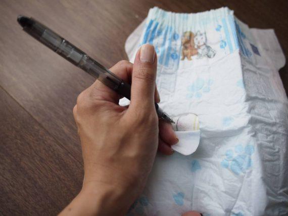 Geld sparen mit DIY Hundewindeln: Eine Anleitung für zu Hause