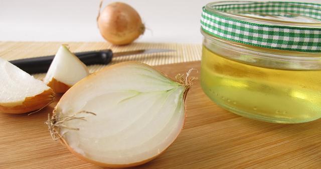 Pflanzliche Hilfe gegen Hustenreiz: Tees, Honig und Wickel im Überblick Pflanzliche Hilfe gegen Hustenreiz: Tees, Honig und Wickel im Überblick