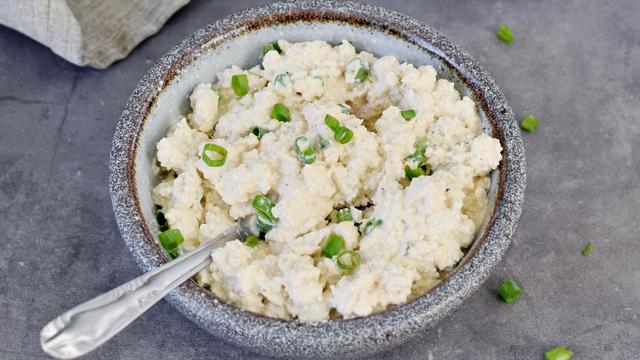 Schritt-für-Schritt-Anleitung: So gelingt der eigene Hüttenkäse
