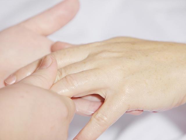 Paraffinfreie Vaseline: Natürliche Alternativen für die Hautpflege