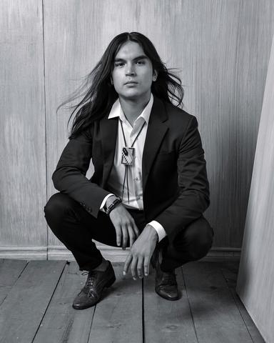 Wie alt ist der Filmemacher Joshua Odjick? Wie alt ist der Filmemacher Joshua Odjick?