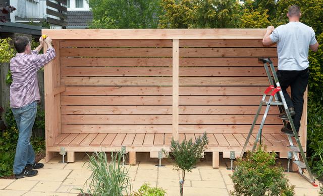 DIY-Projekt: Bauanleitung für ein Kaminholzregal im Garten DIY-Projekt: Bauanleitung für ein Kaminholzregal im Garten