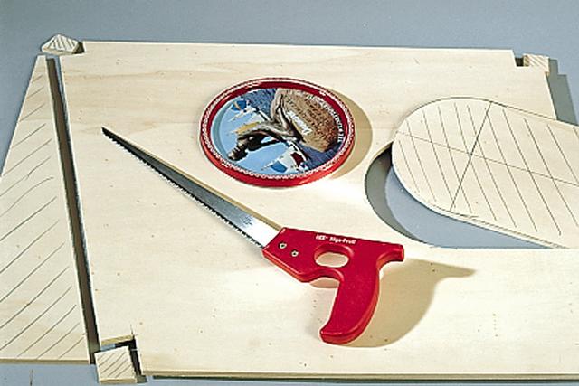 Torbogen aussägen: Erster Schritt beim Kaninchenstall selber bauen Torbogen aussägen: Erster Schritt beim Kaninchenstall selber bauen