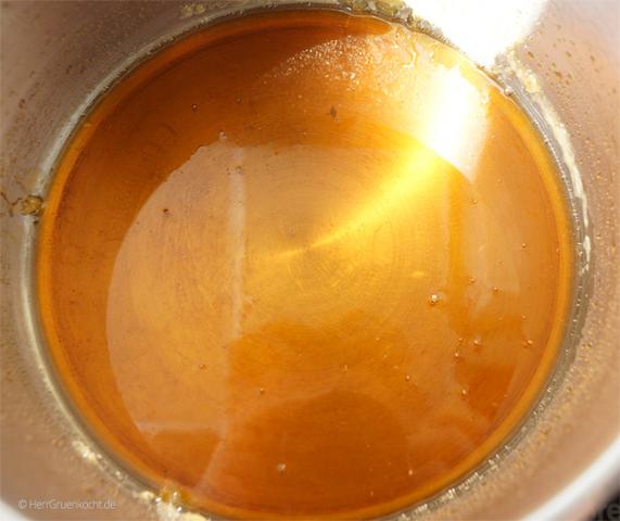 Leckeres Rezept für selbstgemachten Karamellsirup Leckeres Rezept für selbstgemachten Karamellsirup