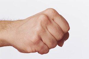 Karpaltunnelsyndrom: Ursache für schmerzhafte Nadelstiche im Finger Karpaltunnelsyndrom: Ursache für schmerzhafte Nadelstiche im Finger