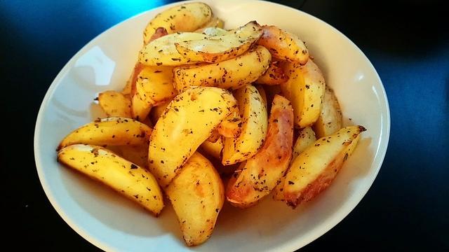 Gesunde Kartoffelecken selber machen: Vielfältige Geschmacksvarianten entdecken Gesunde Kartoffelecken selber machen: Vielfältige Geschmacksvarianten entdecken