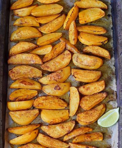 Selbstgemachte Kartoffelecken aus dem Backofen: Knusprig und gesund Selbstgemachte Kartoffelecken aus dem Backofen: Knusprig und gesund