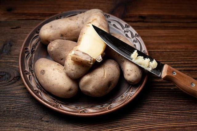 Haltbarkeit von Pellkartoffeln: Wie lange sind sie essbar?