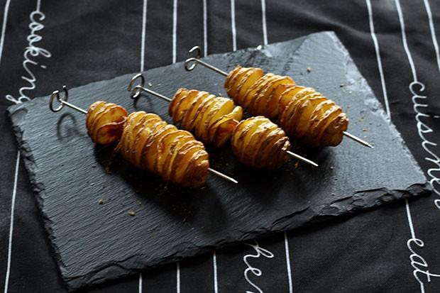 Backofen-Köstlichkeit: Selbstgemachte Kartoffelspiralen mit würziger Note Backofen-Köstlichkeit: Selbstgemachte Kartoffelspiralen mit würziger Note