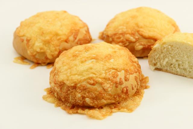 Verwöhne dich mit selbstgemachten Käsebrötchen nach diesem Rezept Verwöhne dich mit selbstgemachten Käsebrötchen nach diesem Rezept