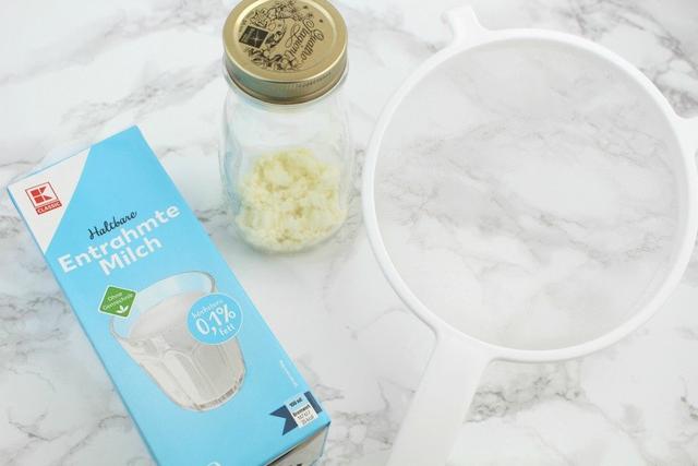 Ohne Pilz zum selbstgemachten Kefir - Schritt für Schritt Anleitung Ohne Pilz zum selbstgemachten Kefir - Schritt für Schritt Anleitung