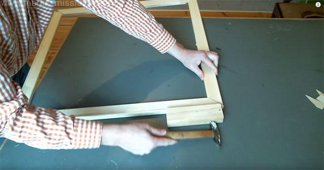 So einfach ist es, einen eigenen Keilrahmen zu bauen So einfach ist es, einen eigenen Keilrahmen zu bauen