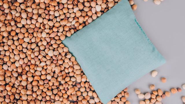 Kirschkernkissen selber machen: Eine nachhaltige Alternative zu Wärmflaschen Kirschkernkissen selber machen: Eine nachhaltige Alternative zu Wärmflaschen