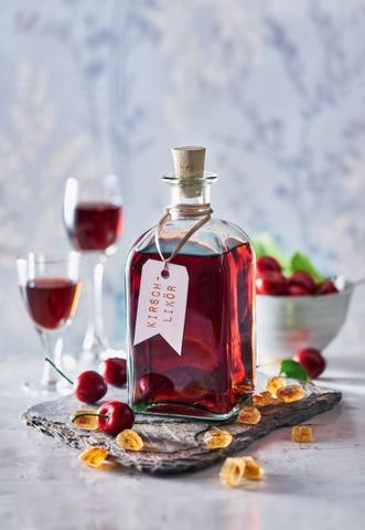 Kirschen aus dem Likör weiterverwenden: Leckere Rezepte mit eingelegten Früchten Kirschen aus dem Likör weiterverwenden: Leckere Rezepte mit eingelegten Früchten