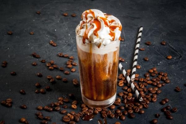 6 einfache und leckere Rezepte für selbstgemachten Frappé 6 einfache und leckere Rezepte für selbstgemachten Frappé