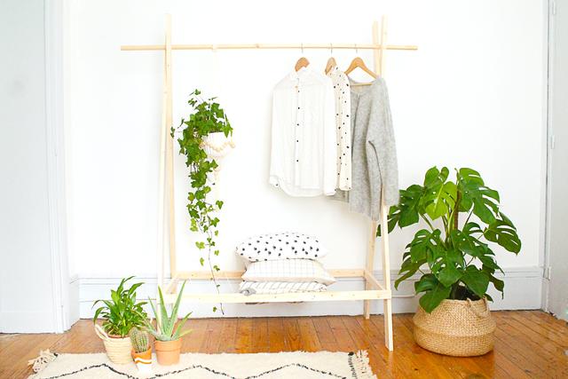 DIY-Projekt: Kleiderständer selber machen - einfach und stilvoll DIY-Projekt: Kleiderständer selber machen - einfach und stilvoll