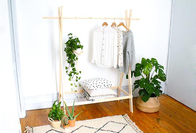 Anleitung: So bauen Sie Ihren eigenen Kleiderständer im Scandi-Look Anleitung: So bauen Sie Ihren eigenen Kleiderständer im Scandi-Look