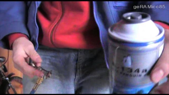 Geld sparen: Die Klimaanlage selbst auffüllen Geld sparen: Die Klimaanlage selbst auffüllen