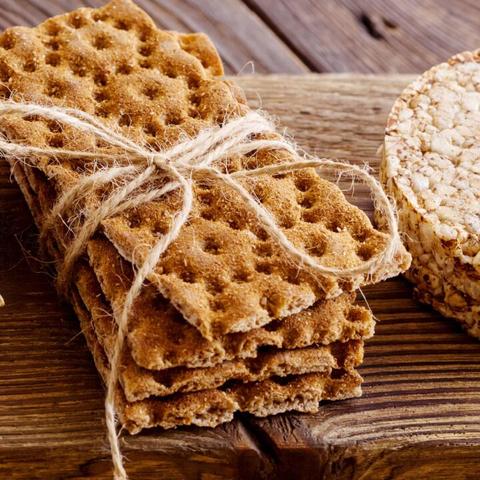 Leckeres Knäckebrot selbst herstellen - Schritt für Schritt Anleitung Leckeres Knäckebrot selbst herstellen - Schritt für Schritt Anleitung