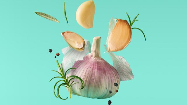 Natürliche Wege, um den Mundgeruch nach dem Essen von Knoblauch zu bekämpfen - 6 hilfreiche Tipps Natürliche Wege, um den Mundgeruch nach dem Essen von Knoblauch zu bekämpfen - 6 hilfreiche Tipps