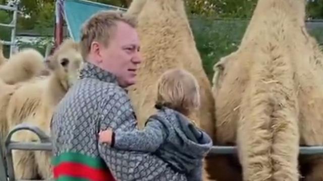 Das Alter von Knossis Sohn: Eine Frage der Zeit