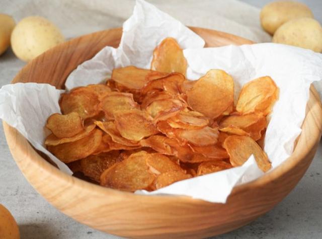 Perfekte Knabberei: Selber gemachte Kartoffelchips für jeden Anlass