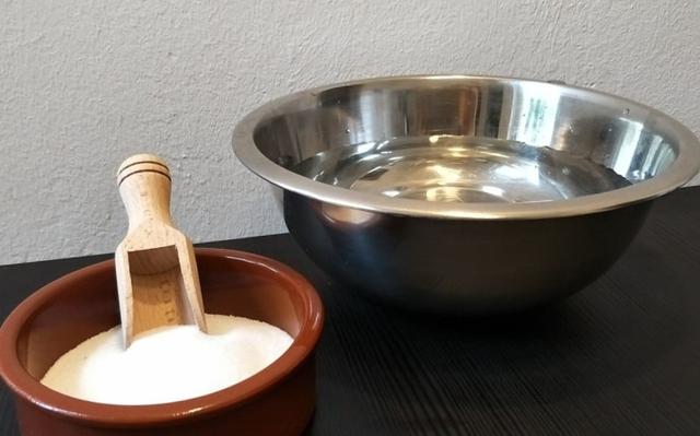 Inhalieren mit Kochsalzlösung: Einfache Anleitung zum Selbermachen Inhalieren mit Kochsalzlösung: Einfache Anleitung zum Selbermachen