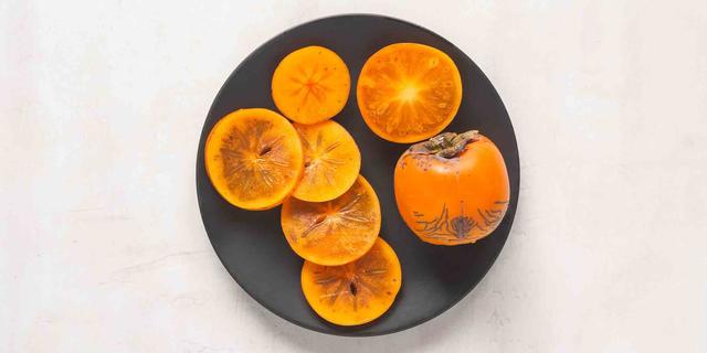 Kakis für Hunde: Gesund oder gefährlich? Kakis für Hunde: Gesund oder gefährlich?