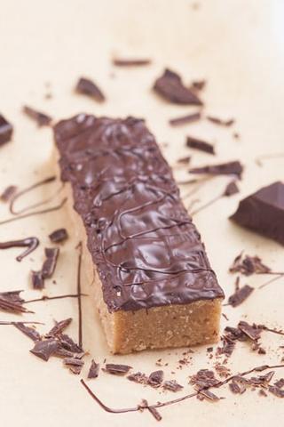 Gesunde und köstliche Proteinriegel ohne Nüsse selbst herstellen Gesunde und köstliche Proteinriegel ohne Nüsse selbst herstellen