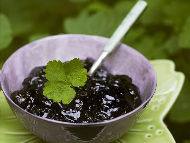 Vielfältige Möglichkeiten: Schwarze Johannisbeermarmelade mit anderen Zutaten mixen