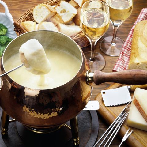 Leckeres Käsefondue selber machen: Einfaches Rezept für zu Hause Leckeres Käsefondue selber machen: Einfaches Rezept für zu Hause