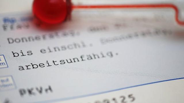 Wie weit darf man sich während der Krankschreibung entfernen? Wie weit darf man sich während der Krankschreibung entfernen?