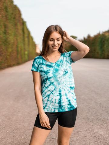 Einzigartige Designs: Batik Shirts selbst gestalten Einzigartige Designs: Batik Shirts selbst gestalten