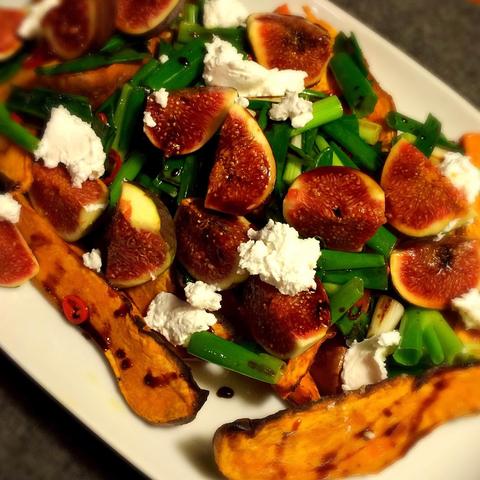 Knusprige Variationen: Süßkartoffelscheiben mit Ziegenkäse und Zitrone