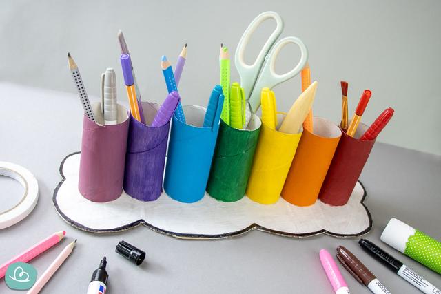 Basteln mit Alltagsmaterialien: DIY-Stiftehalter selber machen Basteln mit Alltagsmaterialien: DIY-Stiftehalter selber machen