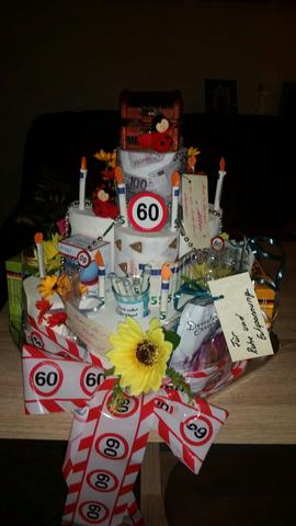Unvergessliche Überraschungen: Selbstgemachte Geschenke zum 60. Geburtstag Unvergessliche Überraschungen: Selbstgemachte Geschenke zum 60. Geburtstag