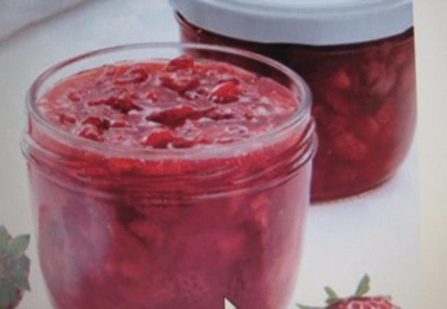 Erdbeermarmelade mit grünem Pfeffer: Eine ungewöhnliche, aber leckere Kombination