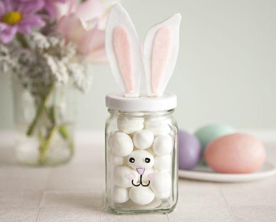 Selbstgemachtes Oster-Schraubglas: Eine originelle Verpackungsidee für Ostergeschenke Selbstgemachtes Oster-Schraubglas: Eine originelle Verpackungsidee für Ostergeschenke