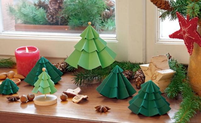 Rustikale und gemütliche Weihnachtsdekoration aus Holz selbst gestalten Rustikale und gemütliche Weihnachtsdekoration aus Holz selbst gestalten