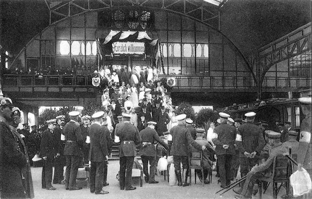 Wichtige Aspekte des Kriegsrechts: Schutz von Zivilisten und Kriegsgefangenen Wichtige Aspekte des Kriegsrechts: Schutz von Zivilisten und Kriegsgefangenen