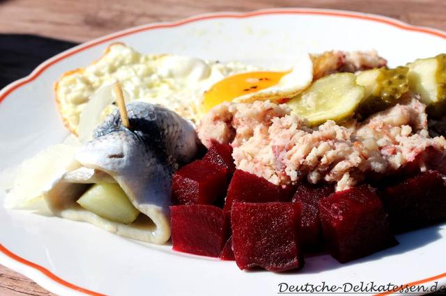 Labskaus: Ein norddeutscher Klassiker im Wandel der Zeit Labskaus: Ein norddeutscher Klassiker im Wandel der Zeit