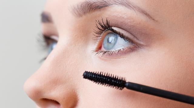 Beauty-Kur für die Wimpern: So einfach kannst du dein eigenes Wimpernserum herstellen Beauty-Kur für die Wimpern: So einfach kannst du dein eigenes Wimpernserum herstellen