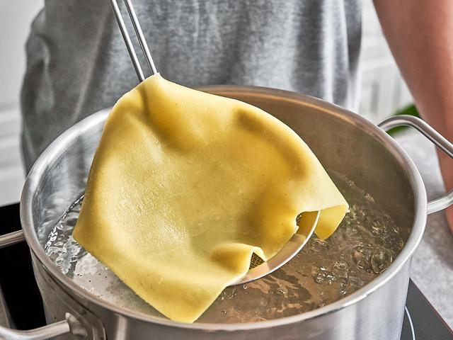 Frische Lasagneplatten: Warum es sich lohnt, sie selbst zu machen Frische Lasagneplatten: Warum es sich lohnt, sie selbst zu machen