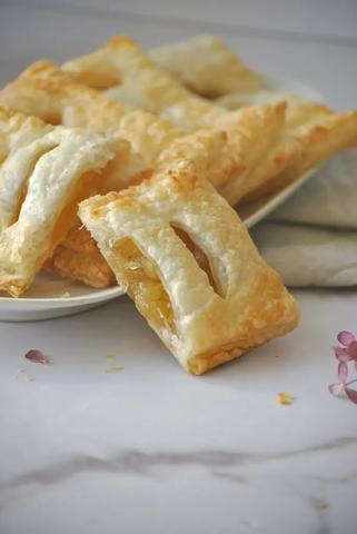 Praktisches Rezept: Apfeltaschen vorbereiten und einfrieren für späteren Genuss Praktisches Rezept: Apfeltaschen vorbereiten und einfrieren für späteren Genuss