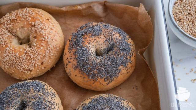 Einfaches Rezept für selbstgemachte Bagels Einfaches Rezept für selbstgemachte Bagels