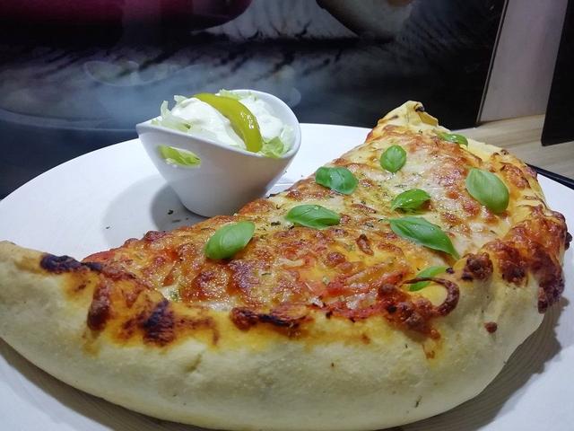 Schnelle und stimmige Calzone: Einfach zuzubereiten und immer wieder begeistert Schnelle und stimmige Calzone: Einfach zuzubereiten und immer wieder begeistert